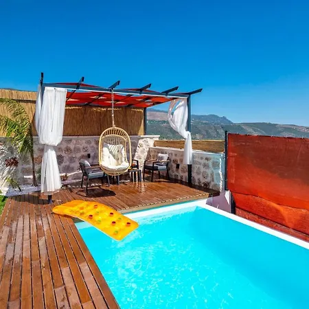Kalkan Dome & Deluxe-glamping In Kalkan Szálloda